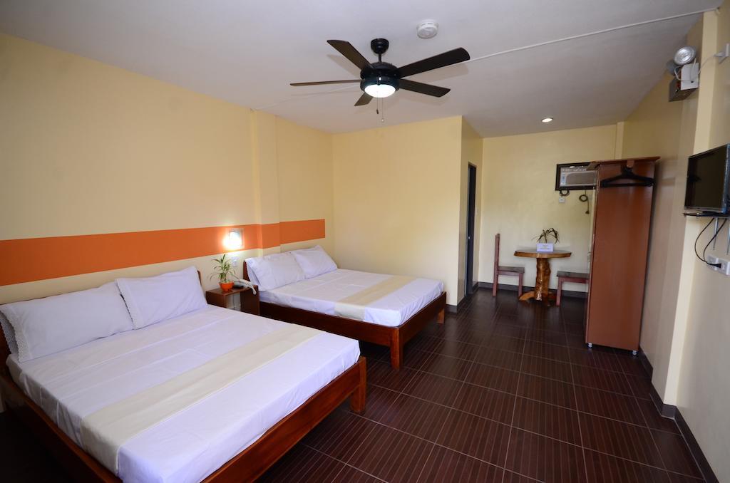 Michelle Pension Puerto Princesa Esterno foto